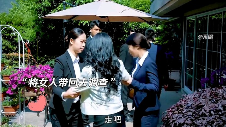 The discipline inspection commission secretary just glanced at the swimming pool—and unexpectedly ma