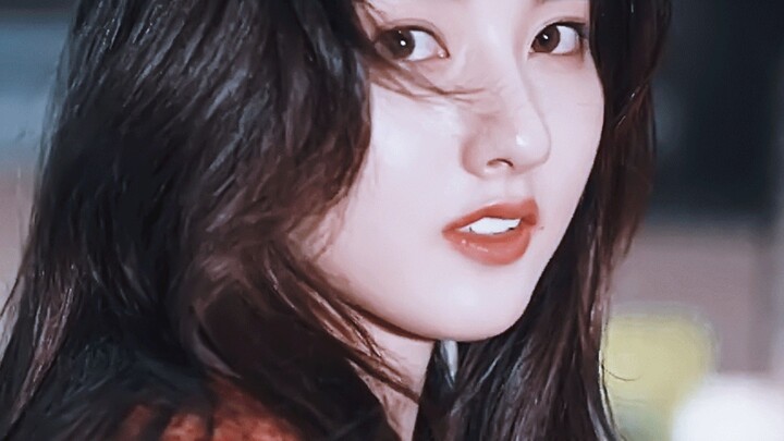 Holy shit! With looks like these, it’s no exaggeration to say the 98 Line in C-pop could easily outs