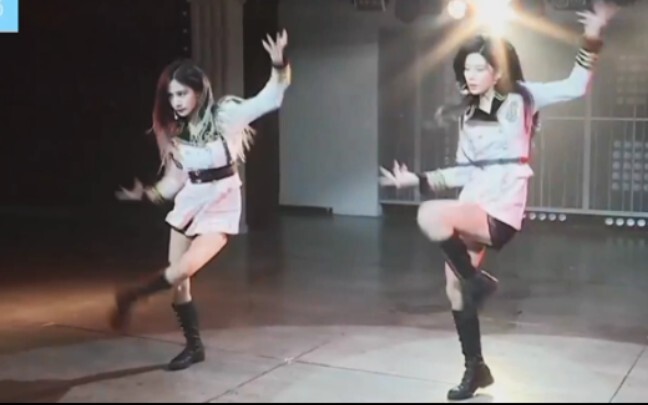 【القطة السوداء】آه آه آه آه آه سأجن