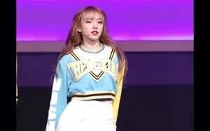 พี่ข่ายยย เห็นยางงง น้องน่ารักมั้ยย