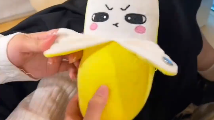 الاثنان حلوين لدرجة الموت~~~ #نين يي تشو #كيم مين جونغ #aespa #توقيع_كتب #فرقة_فتيات