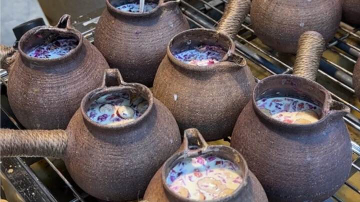 ชานมกระป๋องข้างถนนที่ลี่เจียง ทั้งกลิ่นชาและกลิ่นมิลค์ก็เข้มข้นสุดๆ!