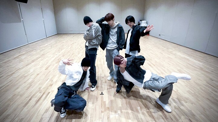 [TXT Archive] 220122 2022 Weverse Con ‘Come Back Home’ Dance Practice