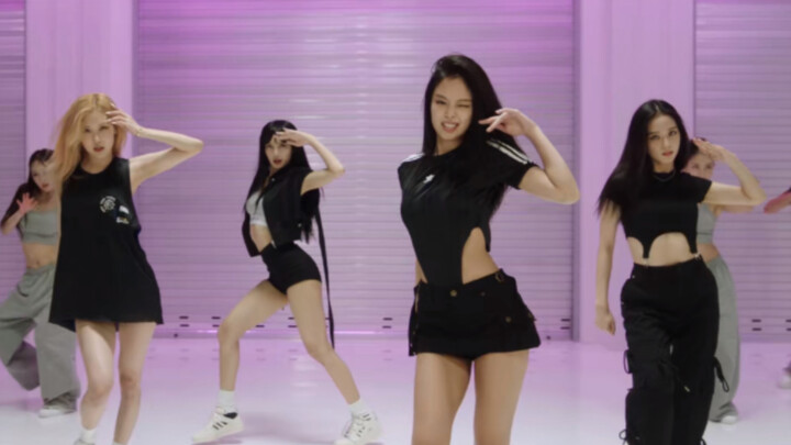 Comparison of Blackpink's dance to the chorus of "Shut Down"!