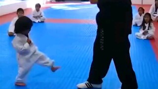 Khi một đứa trẻ lần đầu học Taekwondo