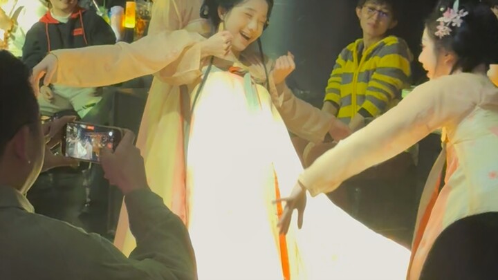 A Small Tavern for Three People