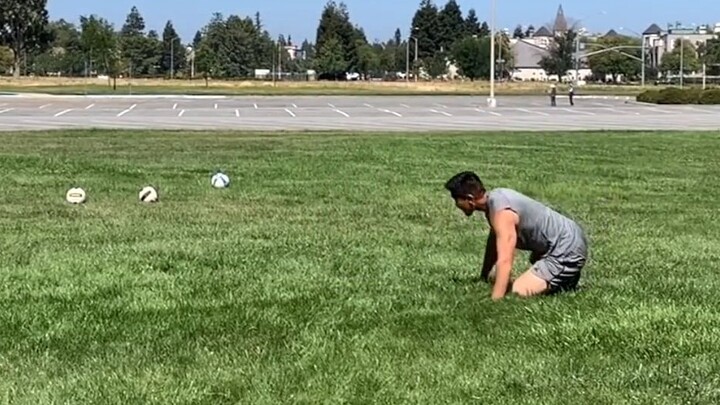 (Original Chinese subtitles) Volleyball teaching by Coach Danny (hitting the mat)