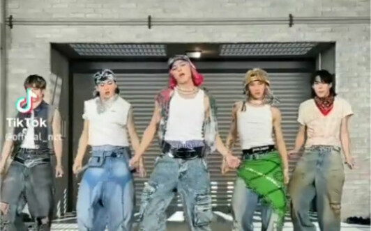 230830 Baggy Jeans首个challenge来啦！超级帅！