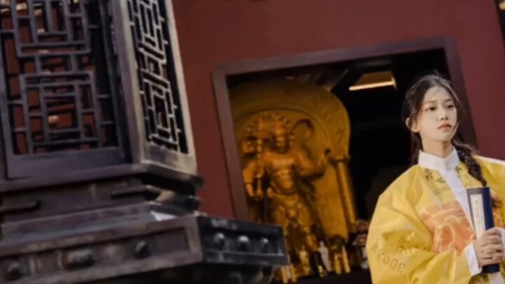 เมื่อถุงยูเรียมาพบกับเสื้อผ้าฮั่นฝู