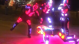 穿上LED灯套装跳舞是什么感觉？