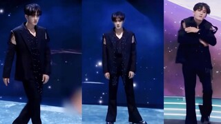 Pertunjukan Malam Tahun Baru Dragon TV 2022 Tan Jianci "Just Dance" fokus layar vertikal tunggal