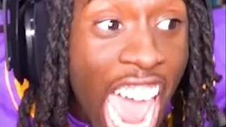 Anh bạn này thay đổi sắc mặt còn nhanh hơn lật sách