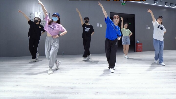 ท่าเต้นพื้นฐานแบบเรียบง่ายและสวยงามของลู่หาน "ช้าๆ" [ท่าเต้น Six Six]