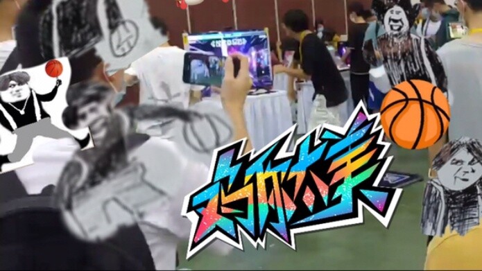 Blackie, show your chicken feet at the Comic Con?