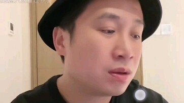 พ่อต้านตอบสนองต่อฟั่นโม๋กับเพลง “the happiest girl” ดูเหมือนจะชอบมากเลยฮ่าๆๆ