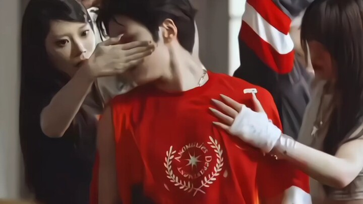 Report, Shao Ziheng is a great dancer! He really can twist his body! He's worthy of being an idol! H