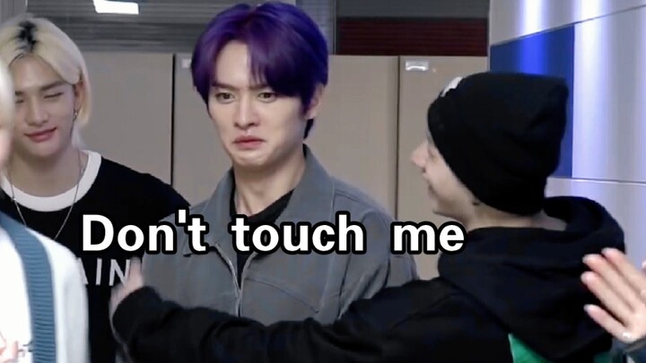 【Stray Kids】พูดมาเลย แม้จะนั่งขุดพื้นด้วยนิ้วเท้าก็ยังเป็นเรื่องของเพื่อนร่วมทีม!
