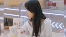 ฉันชอบ "เราอายุเท่ากันแต่คุณก็ทำท่าน่ารักกับฉัน" ภรรยาของฉันน่ารักมาก เธอเป็นอัจฉริยะเล็กๆ น้อยๆ ในร