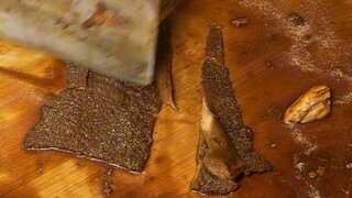 Daging babi rebus dan makanan yang dipanggang di samping tembok kota Xi'an sangat lezat