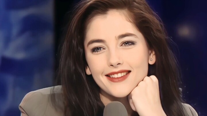 Thẩm mỹ của các nước phương Tây thập niên trước, chỉ vài giây thôi mà đã khiến tim đập rộn ràng.