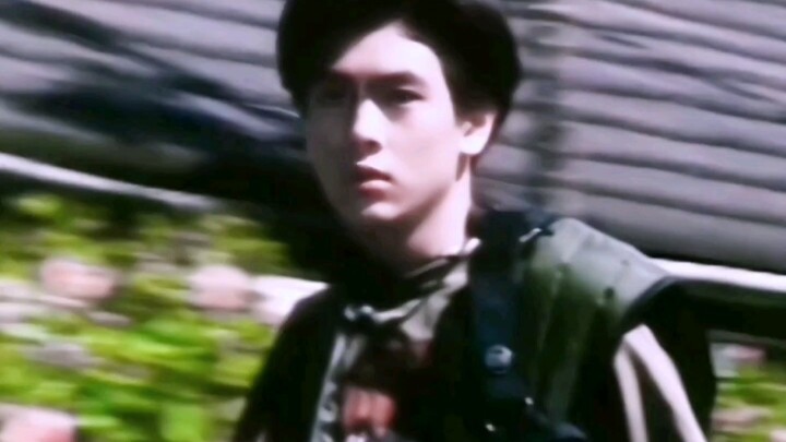 Lin Zhiying muda benar-benar punya wajah bak dewa! Di era ketika internet belum begitu maju, ia lang