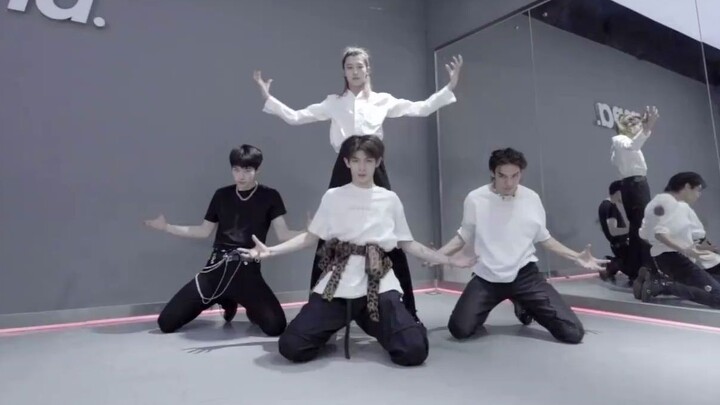 Youth With You 3 Versi Ruang Latihan "Harimau" (Sun Yinghao & Wang Jiachen & Duan Xingxing & Bai Lu)