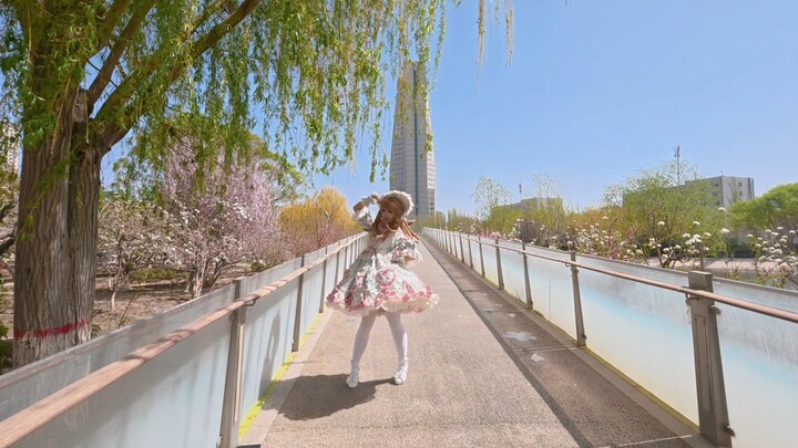 A 17-year-old high school girl’s first otaku dance video (๑•ᴗ•๑)♡ It’s not very good—please don’t ba