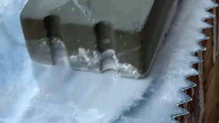 Tối nhất định đừng kéo đàn kéo nhị, hàng xóm sợ lắm!