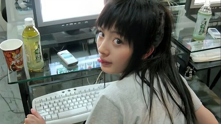 ภาพสมัยก่อนของหยางมี่ในลุคสาวบ้านๆ ยังชัดเจนมากกับสไตล์ญี่ปุ่นยุคแรก ดวงตาสวยสุดๆ!