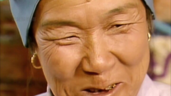 Old Lady Liu’s visit to the Grand View Garden may seem like one awkward moment after another, but ev