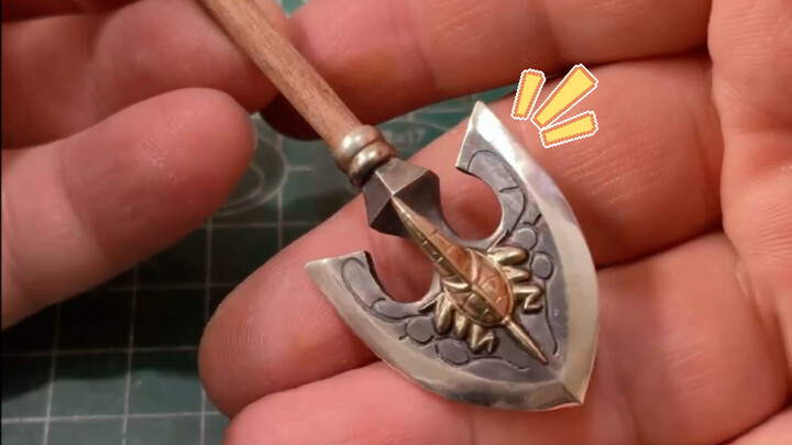 مع هذي اليد، أفضل ما أكون إنسانًا.