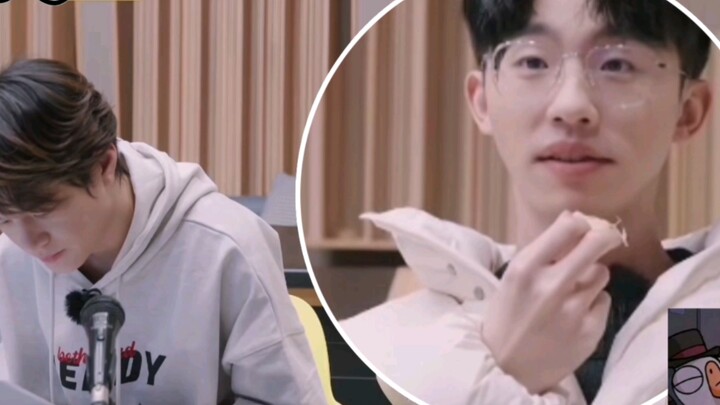 【ميِّنْشُو 6】"هل يُسمح لي بشتمك؟" "نعم يُسمح، لكنني سأبكي" ‏— توصية مُخلِصة بكاي كاي الجاد وهه لُي ا