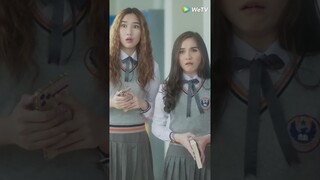 Terkejut Dinda tiba-tiba cium Geri 😮🤭 #WeTVOriginalKisahUntukGeri #AnggaYunanda #SyifaHadju #shorts