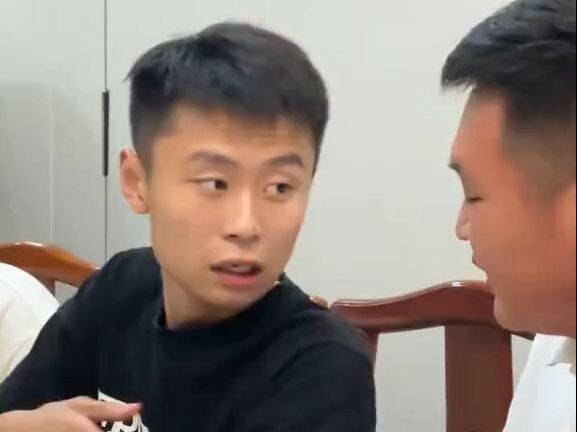 Sebenarnya di meja minum memang suka yang seperti ini, menghidupkan suasana