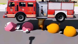 Xiong Er nhấc chiếc xe lớn lên để cứu Danzi dưới gầm xe.