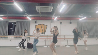 I heard that some people want to see the practice room version of the dance, so I'll post the songs 