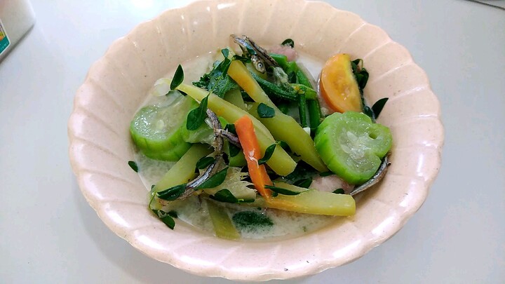 Ginatang Gulay with Dilis