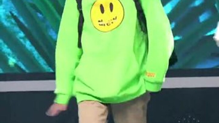 มันเทศถูกจับมาตีเพลงระหว่างทางไปโรงเรียนใช่ไหม ฮ่าฮ่าฮ่า