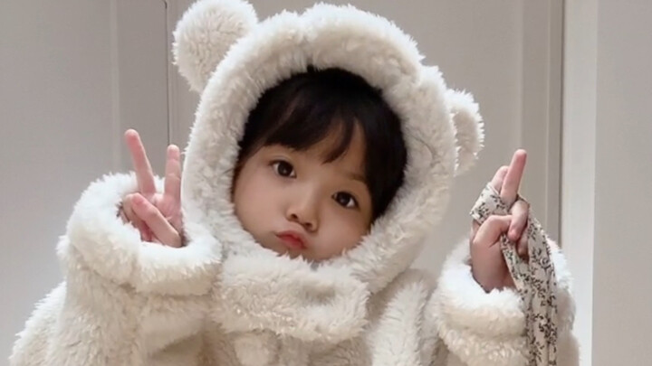 At-Home Fashion Show | Black-and-White Outfits That’ll Win Your Heart!