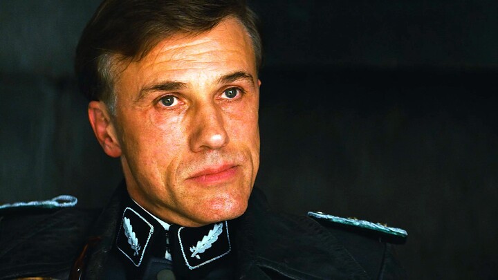 As soon as this guy speaks, even Brad Pitt can’t keep up!