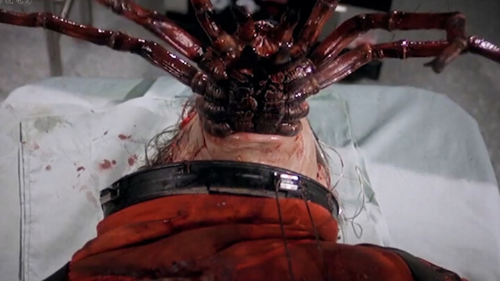 〈Childhood Trauma〉A Giant Spider Crawls Out of an Astronaut’s Mouth—After Watching This, You’ll Neve