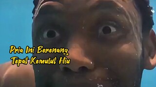 Pria Ini Berenang Tepat Kemulut Hiu