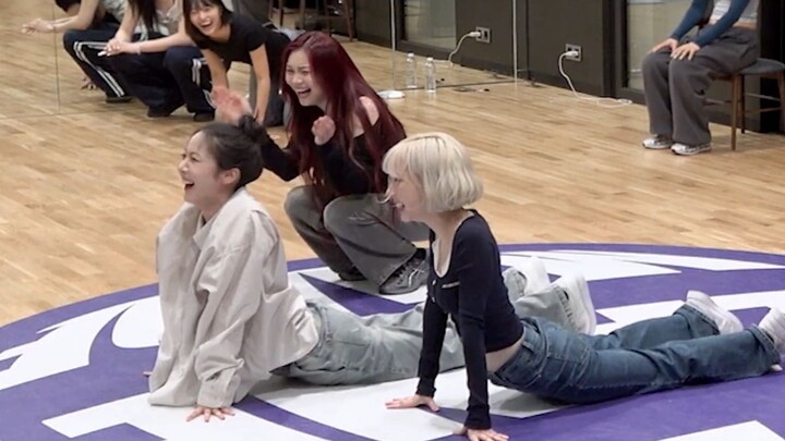 يان تشي: عديمة الفائدة في فتح الساقين، شوانغ إن فاي 🤣