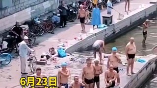 Keyakinan paman saya sangat beragam.