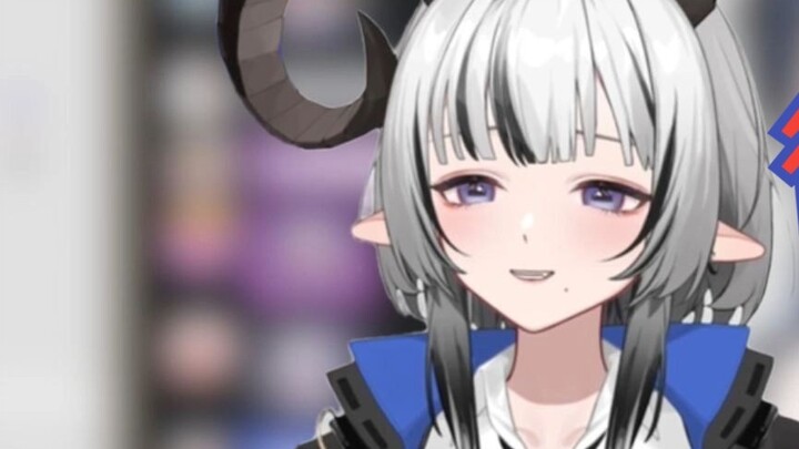 [Yuka Kita] Guru Kita mulai bermain dengan model T-chan, menyanyikan "Stars Are Shining Tonight" dan