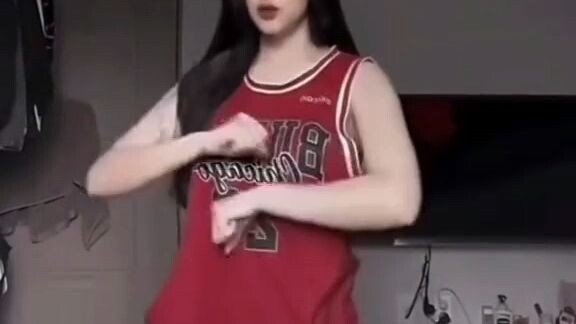 121 - Hot Girl
