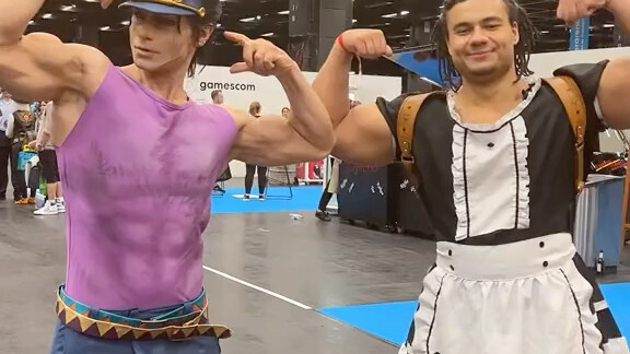 Do you choose Jotaro or the maid?