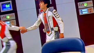 "Luôn có những người tuyệt vọng tột cùng vẫn lựa chọn tin tưởng vào con người!"