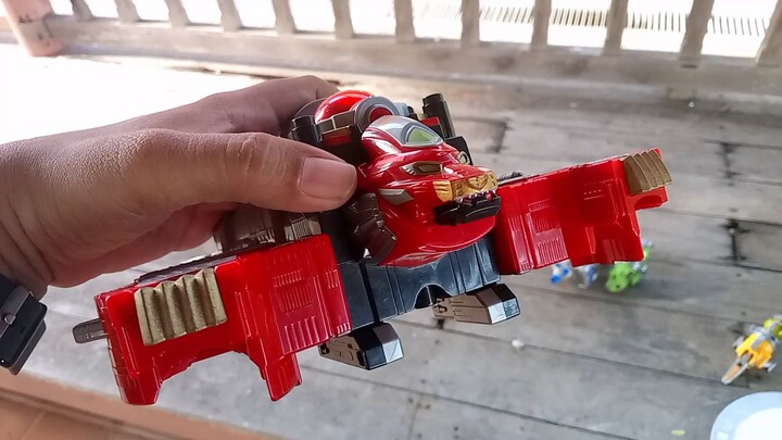 68. DX 九連者宇宙守護者機器人 kyurenoh