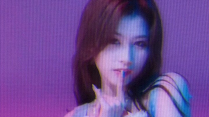 Khi cô gái xinh đẹp trong anime bước vào ba lần